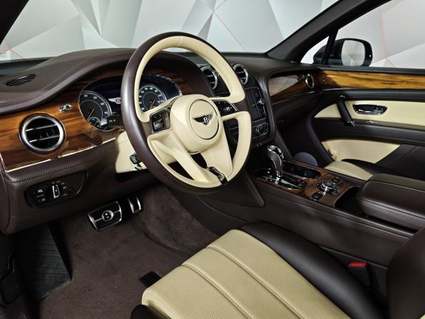 Bentley Bentayga I с пробегом 2018 года, цена 8 241 000 рублей, 108589 км, внедорожник, Автокод Объявления