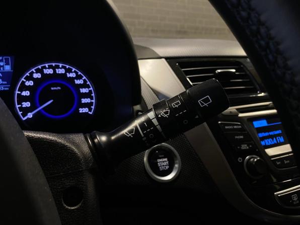 Hyundai Solaris I Рестайлинг с пробегом 2014 года, цена 1 240 000 рублей, 128323 км, хэтчбек, Автокод Объявления