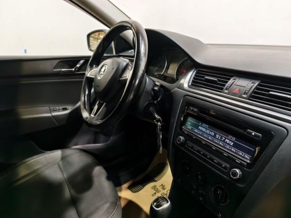 Skoda Rapid I с пробегом 2014 года, цена 815 000 рублей, 237527 км, лифтбек, Автокод Объявления