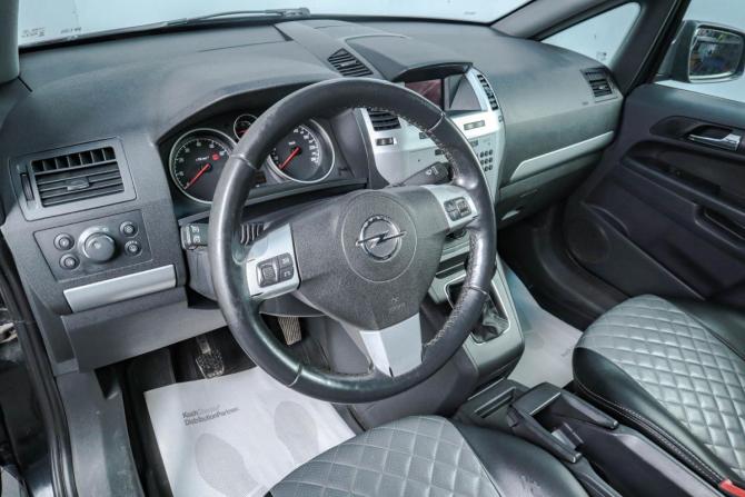 Opel Zafira B Рестайлинг с пробегом 2013 года, цена 899 000 рублей, 203656 км, компактвэн, Автокод Объявления