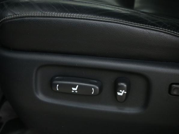 Toyota Land Cruiser 200 Series Рестайлинг 1 с пробегом 2013 года, цена 3 800 000 рублей, 162500 км, внедорожник, Автокод Объявления