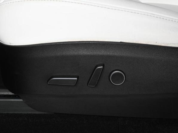 Tesla Model Y I с пробегом 2022 года, цена 4 299 000 рублей, 53068 км, внедорожник, Автокод Объявления