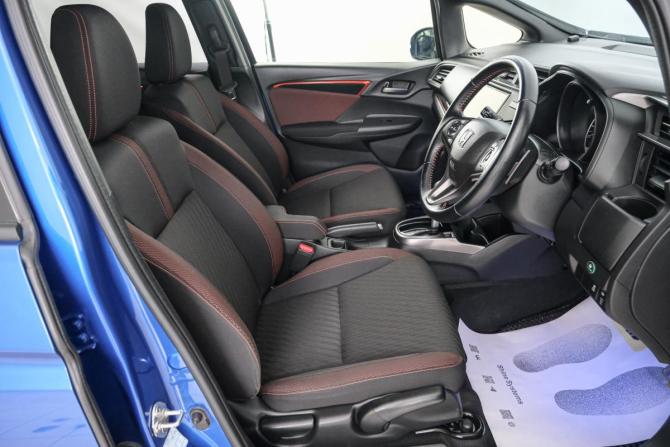 Honda Fit III Рестайлинг с пробегом 2018 года, цена 1 759 000 рублей, 56000 км, хэтчбек, Автокод Объявления