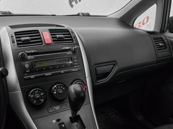 Toyota Auris I Рестайлинг с пробегом 2011 года, цена 1 250 000 рублей, 97621 км, хэтчбек, Автокод Объявления
