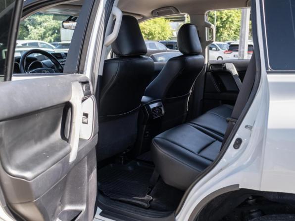 Toyota Land Cruiser Prado 150 Series Рестайлинг 1 с пробегом 2013 года, цена 3 299 000 рублей, 170412 км, внедорожник, Автокод Объявления