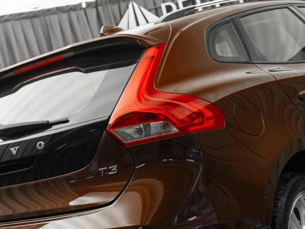 Volvo V40 Cross Country I Рестайлинг с пробегом 2017 года, цена 1 830 000 рублей, 115318 км, хэтчбек, Автокод Объявления