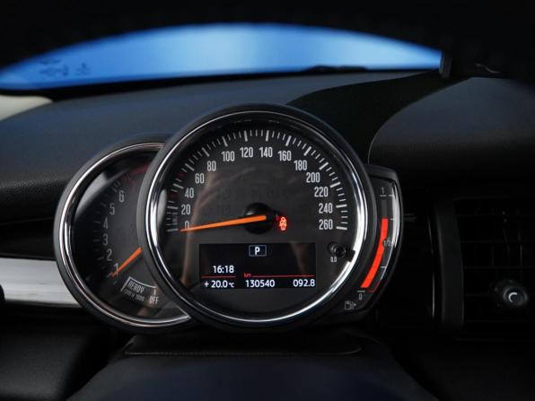 Mini Hatch III (F55/F56) с пробегом 2018 года, цена 1 599 077 рублей, 130540 км, хэтчбек, Автокод Объявления
