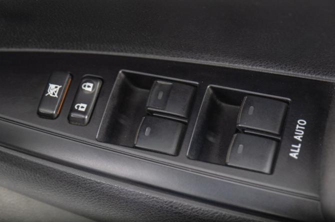Toyota Corolla XI (E160 E170 E180) с пробегом 2018 года, цена 1 099 000 рублей, 179500 км, универсал, Автокод Объявления