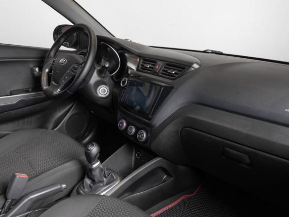 Kia Rio III Рестайлинг с пробегом 2016 года, цена 870 000 рублей, 199300 км, седан, Автокод Объявления