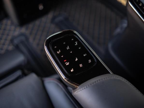GAC M8 с пробегом 2024 года, цена 5 650 000 рублей, 18827 км, минивэн, Автокод Объявления
