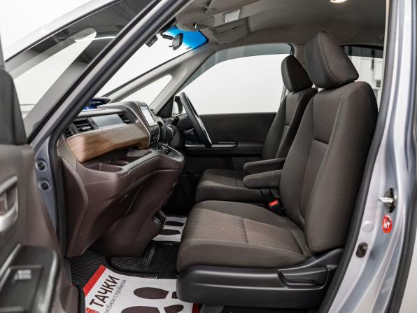 Honda Freed II Рестайлинг с пробегом 2022 года, цена 2 000 000 рублей, 23000 км, компактвэн, Автокод Объявления
