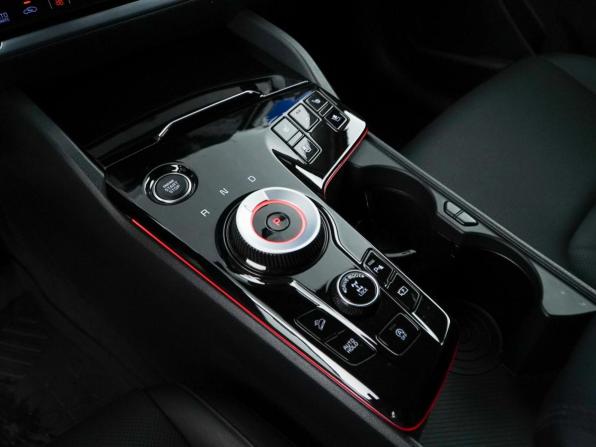Kia Sportage V с пробегом 2024 года, цена 3 850 000 рублей, 12036 км, внедорожник, Автокод Объявления