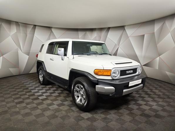 Toyota FJ Cruiser с пробегом 2022 года, цена 5 440 000 рублей, 69204 км, внедорожник, Автокод Объявления