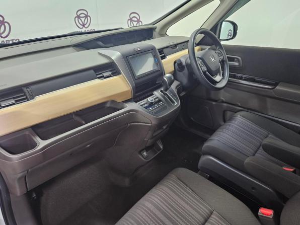 Honda Freed II с пробегом 2017 года, цена 1 496 000 рублей, 40384 км, компактвэн, Автокод Объявления