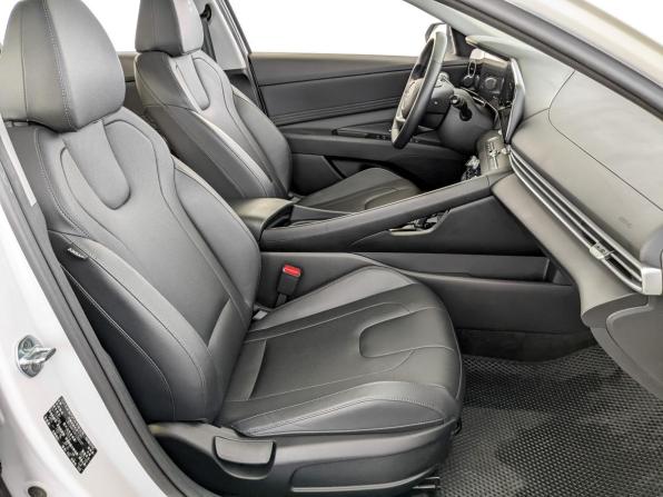 Hyundai Elantra VII (CN7) Рестайлинг с пробегом 2023 года, цена 2 049 000 рублей, 40500 км, седан, Автокод Объявления