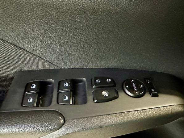 Hyundai Solaris II с пробегом 2019 года, цена 1 299 000 рублей, 137312 км, седан, Автокод Объявления