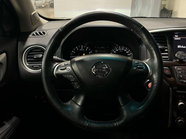 Nissan Pathfinder IV с пробегом 2016 года, цена 1 650 000 рублей, 185500 км, внедорожник, Автокод Объявления