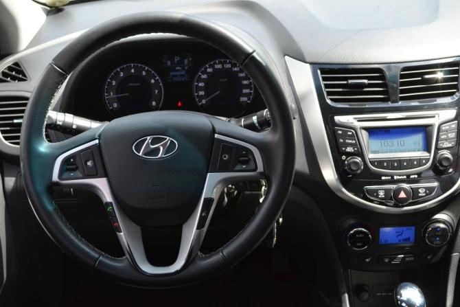 Hyundai Solaris I с пробегом 2012 года, цена 890 000 рублей, 103500 км, седан, Автокод Объявления