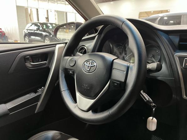 Toyota Auris II с пробегом 2013 года, цена 825 000 рублей, 205562 км, хэтчбек, Автокод Объявления