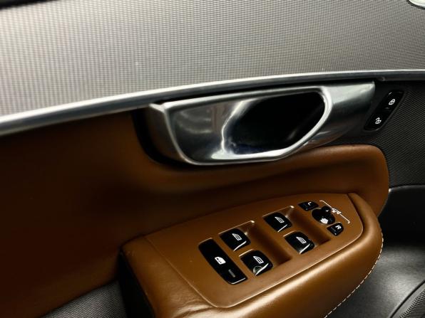 Volvo XC90 II Рестайлинг 1 с пробегом 2019 года, цена 4 500 000 рублей, 114993 км, внедорожник, Автокод Объявления