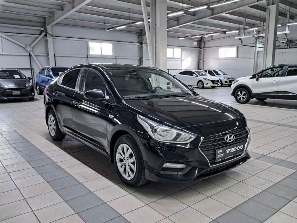 Hyundai Solaris II с пробегом 2017 года, цена 825 000 рублей, 239885 км, седан, Автокод Объявления