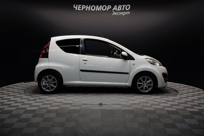 Peugeot 107 I Рестайлинг 2 с пробегом 2014 года, цена 640 000 рублей, 144000 км, хэтчбек, Автокод Объявления