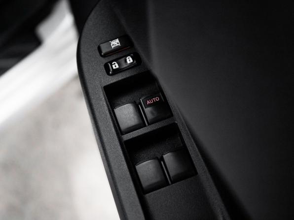 Toyota Ractis II с пробегом 2012 года, цена 975 000 рублей, 72536 км, хэтчбек, Автокод Объявления
