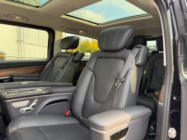 Mercedes-Benz V-Класс III (W447) Рестайлинг с пробегом 2022 года, цена 6 700 000 рублей, 70611 км, минивэн, Автокод Объявления