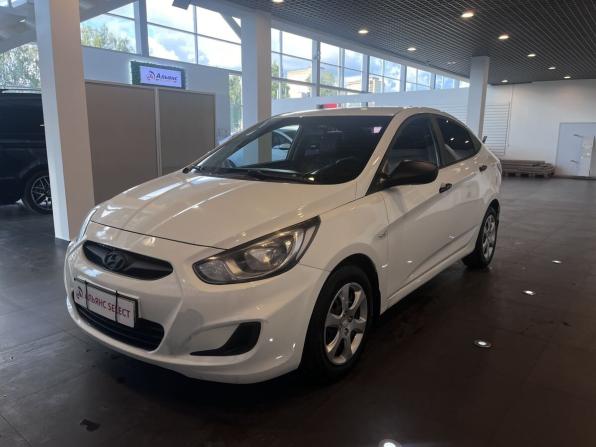 Hyundai Solaris I с пробегом 2013 года, цена 600 000 рублей, 217971 км, седан, Автокод Объявления