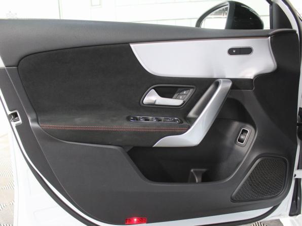 Mercedes-Benz A-Класс IV (W177) с пробегом 2021 года, цена 2 420 000 рублей, 131701 км, седан, Автокод Объявления