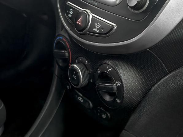 Hyundai Solaris I Рестайлинг с пробегом 2015 года, цена 949 900 рублей, 194000 км, седан, Автокод Объявления