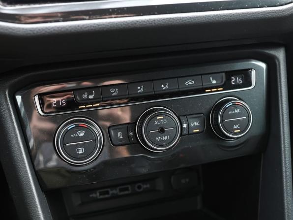 Volkswagen Tiguan II с пробегом 2018 года, цена 3 299 000 рублей, 126300 км, внедорожник, Автокод Объявления