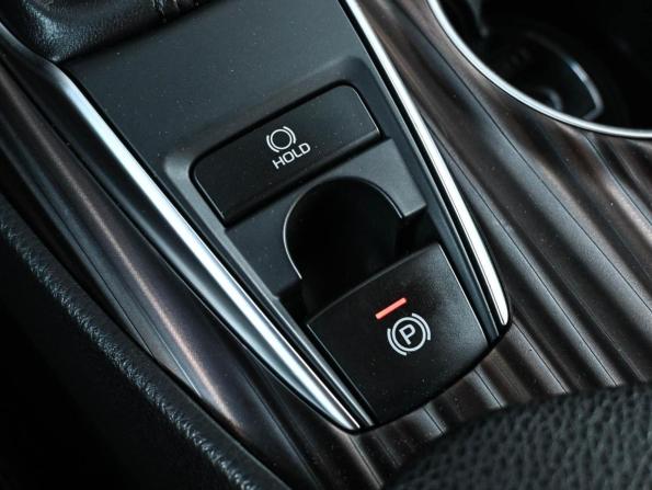 Toyota Camry VIII (XV70) с пробегом 2019 года, цена 2 594 000 рублей, 114843 км, седан, Автокод Объявления