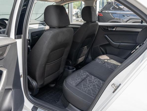 Skoda Rapid I Рестайлинг с пробегом 2018 года, цена 1 420 000 рублей, 172053 км, лифтбек, Автокод Объявления