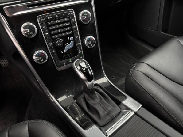 Volvo XC60 I Рестайлинг с пробегом 2016 года, цена 1 990 000 рублей, 170000 км, внедорожник, Автокод Объявления