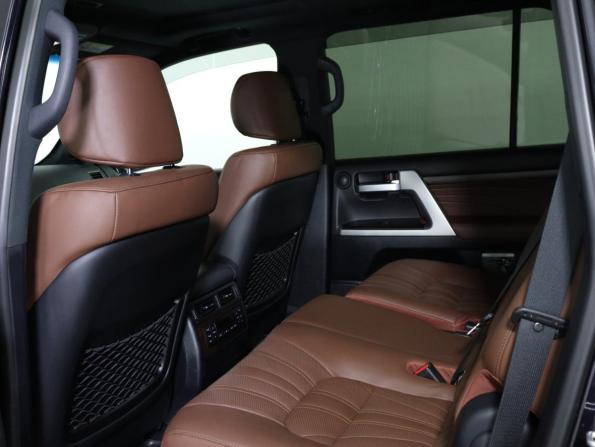 Toyota Land Cruiser 200 Series Рестайлинг 2 с пробегом 2019 года, цена 9 900 000 рублей, 48474 км, внедорожник, Автокод Объявления