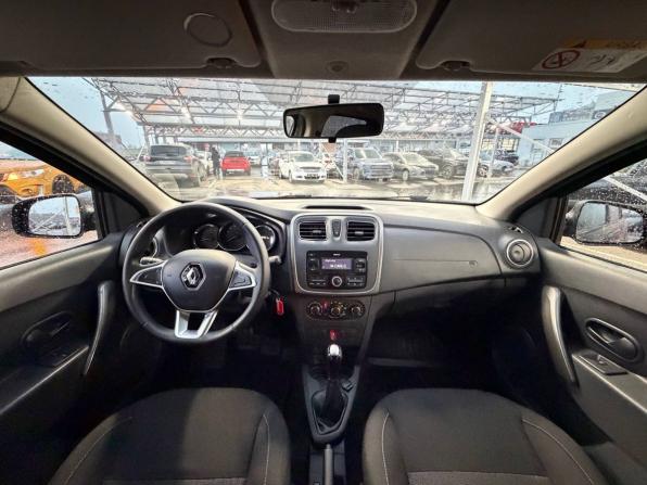 Renault Logan II Рестайлинг с пробегом 2018 года, цена 1 095 000 рублей, 89451 км, седан, Автокод Объявления