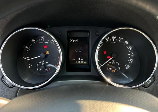 Skoda Yeti I Рестайлинг с пробегом 2014 года, цена 1 090 000 рублей, 168000 км, внедорожник, Автокод Объявления
