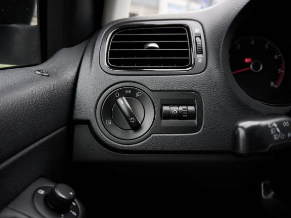 Volkswagen Polo V Рестайлинг с пробегом 2016 года, цена 847 000 рублей, 178859 км, седан, Автокод Объявления