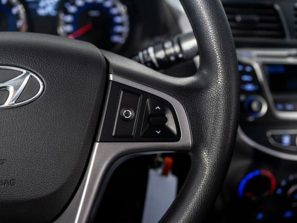 Hyundai Solaris I Рестайлинг с пробегом 2014 года, цена 1 075 500 рублей, 76071 км, хэтчбек, Автокод Объявления