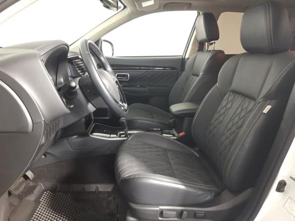 Mitsubishi Outlander III Рестайлинг 3 с пробегом 2022 года, цена 2 650 000 рублей, 11000 км, внедорожник, Автокод Объявления