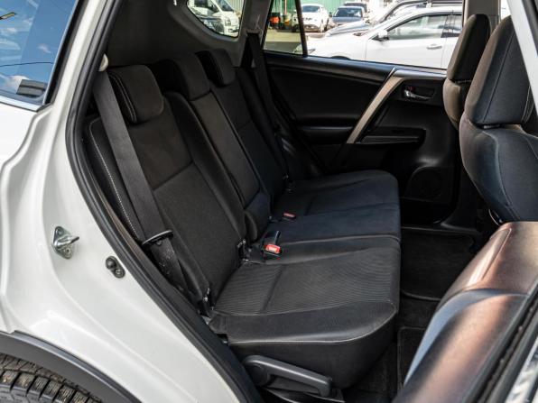 Toyota RAV4 IV (XA40) с пробегом 2015 года, цена 1 990 000 рублей, 198130 км, внедорожник, Автокод Объявления