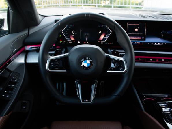BMW 5 серии VIII (G60/G61/G68) с пробегом 2024 года, цена 7 650 000 рублей, 21184 км, седан, Автокод Объявления