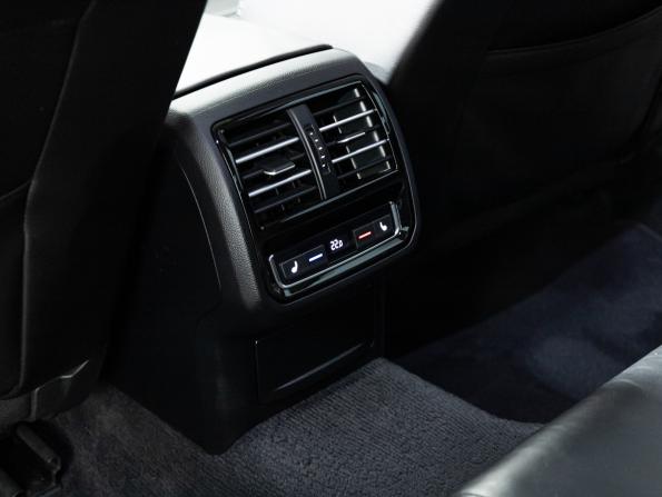 Volkswagen Passat B8 с пробегом 2017 года, цена 1 649 700 рублей, 181674 км, седан, Автокод Объявления