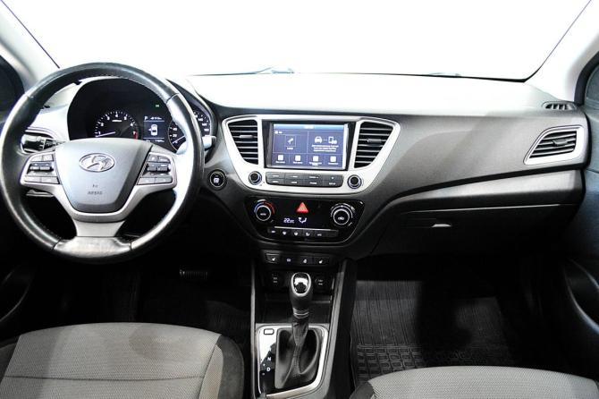 Hyundai Solaris II с пробегом 2019 года, цена 1 325 000 рублей, 71000 км, седан, Автокод Объявления