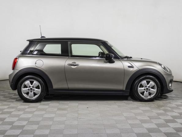 Mini Hatch III (F55/F56) Рестайлинг с пробегом 2019 года, цена 2 088 000 рублей, 55000 км, хэтчбек, Автокод Объявления