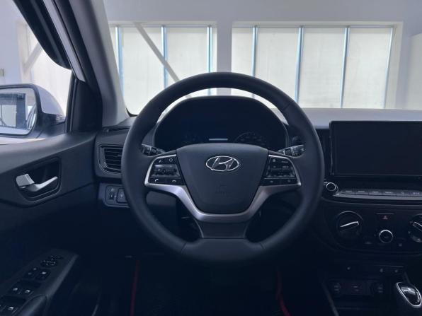 Hyundai Solaris II Рестайлинг с пробегом 2021 года, цена 1 699 000 рублей, 54345 км, седан, Автокод Объявления