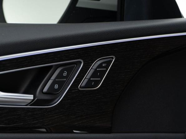 Audi Q8 I (4M) с пробегом 2019 года, цена 4 879 999 рублей, 190063 км, внедорожник, Автокод Объявления