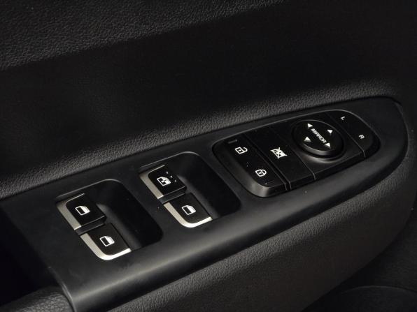 Kia Rio IV Рестайлинг с пробегом 2021 года, цена 1 699 000 рублей, 52000 км, седан, Автокод Объявления