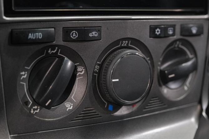 Opel Antara I с пробегом 2009 года, цена 749 000 рублей, 286000 км, внедорожник, Автокод Объявления